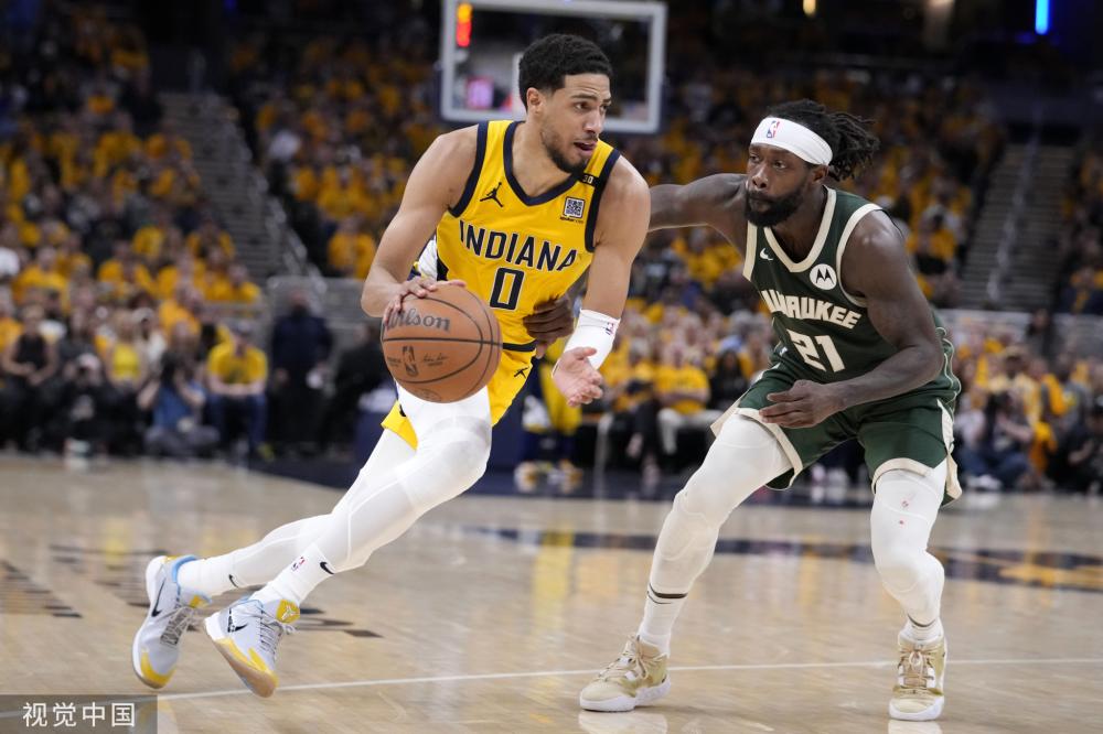 示出了与众 示出了与众